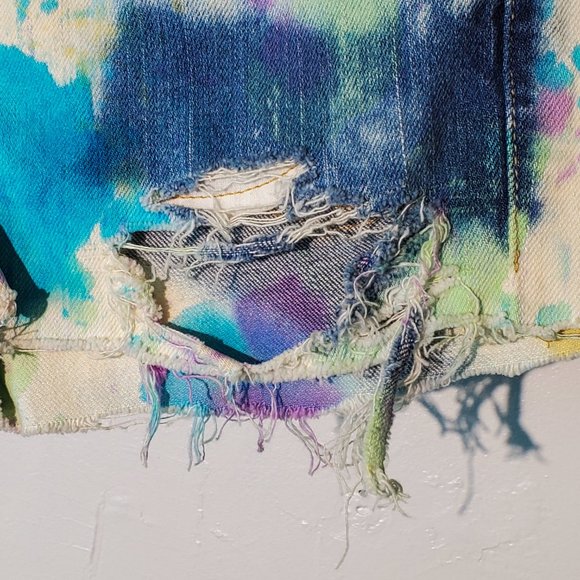 Watercolor Distressed Shorts - Picture 3 of 5